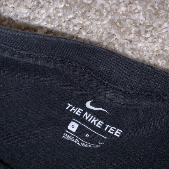 The Nike Tee Boys Black & Blue shirt size S - Picture 4 of 5